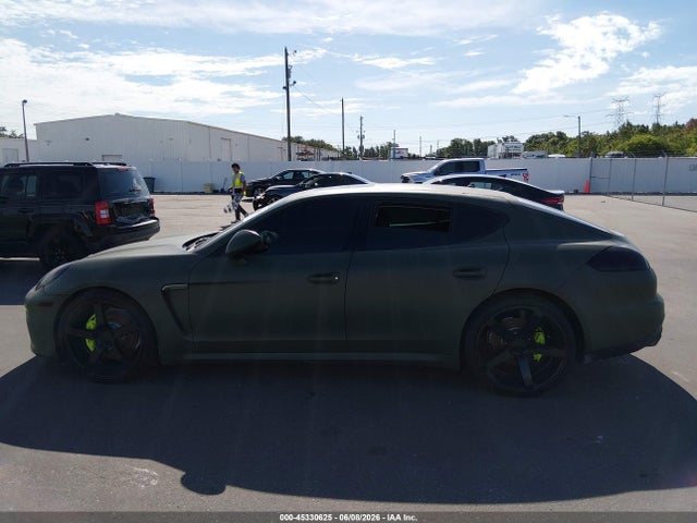 Porsche Panamera 4
