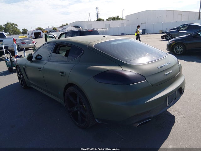 Porsche Panamera 4
