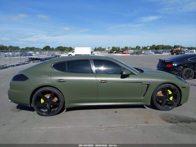 Porsche Panamera 4