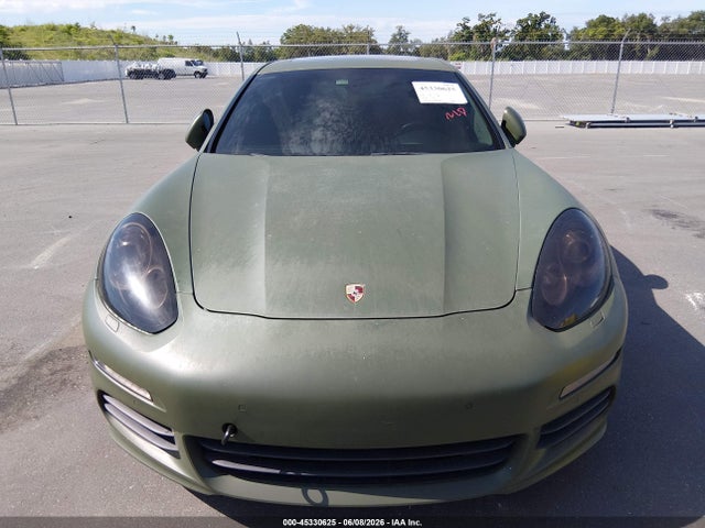 Porsche Panamera 4