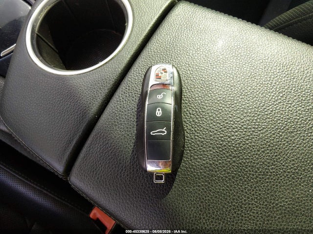 Porsche Panamera 4