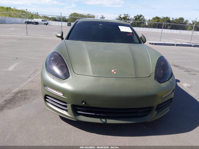Porsche Panamera 4