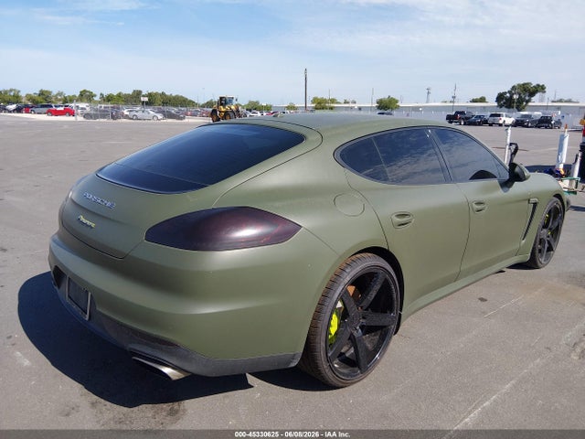 Porsche Panamera 4