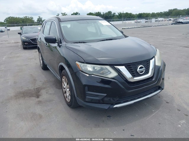 Salvage Nissan Rogue Image