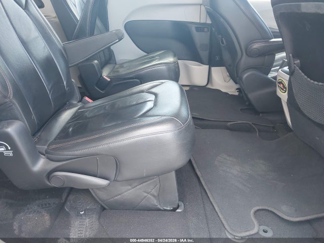 Chrysler Pacifica Touring-l