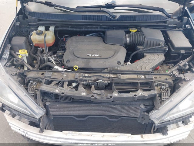 Chrysler Pacifica Touring-l
