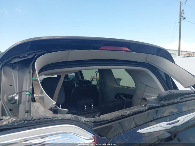 Chrysler Pacifica Touring-l