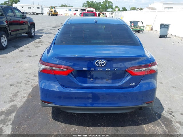 Toyota Camry Le