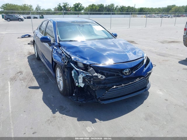 Salvage Toyota Camry Image