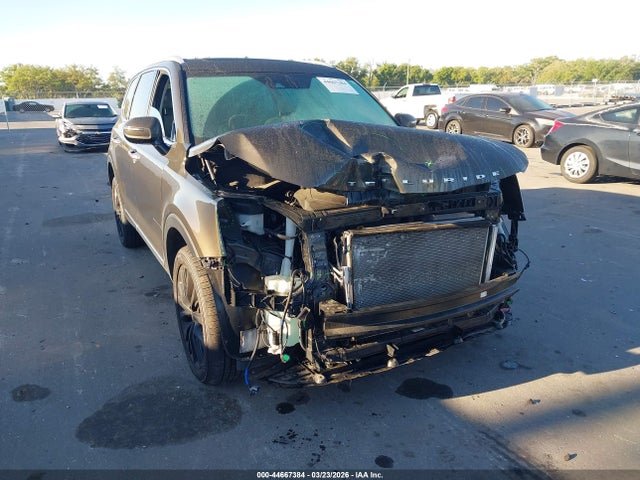 Salvage Kia Telluride Image