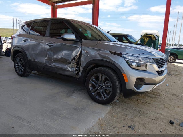 Salvage Kia Seltos Image