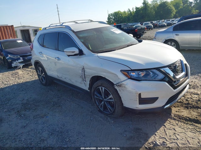 Salvage Nissan Rogue Image