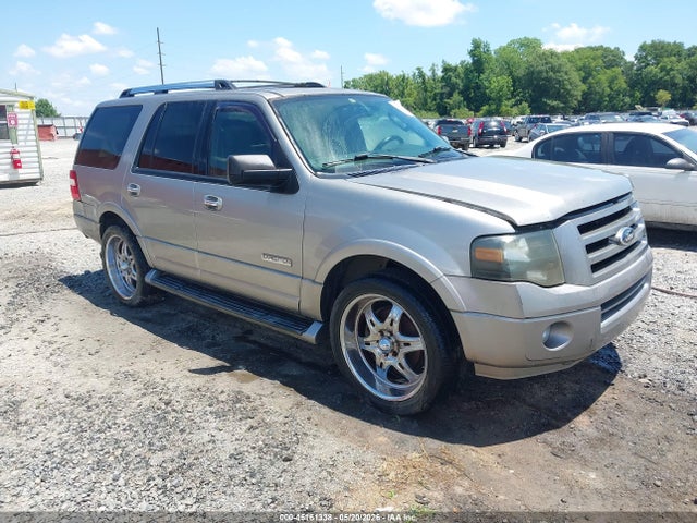 Salvage Ford Expedition Image