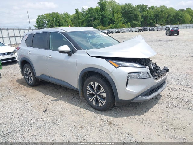 Salvage Nissan Rogue Image