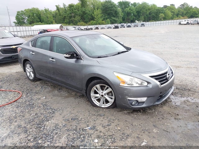 Salvage Nissan Altima Image