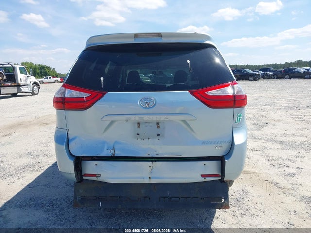 Toyota Sienna Le 8 Passenger