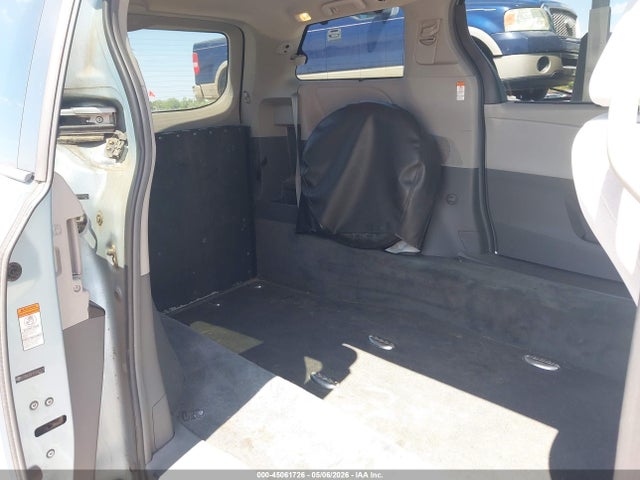 Toyota Sienna Le 8 Passenger