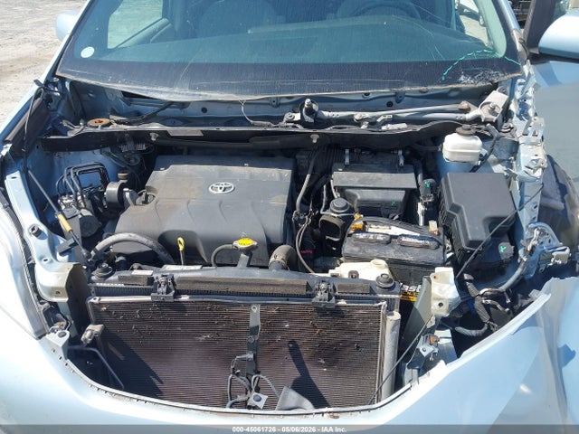 Toyota Sienna Le 8 Passenger