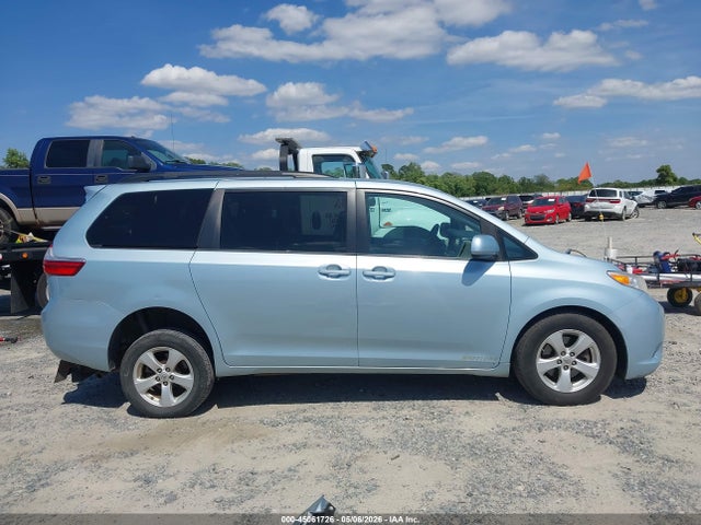 Toyota Sienna Le 8 Passenger