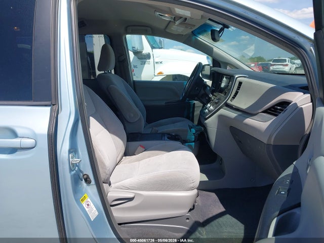 Toyota Sienna Le 8 Passenger