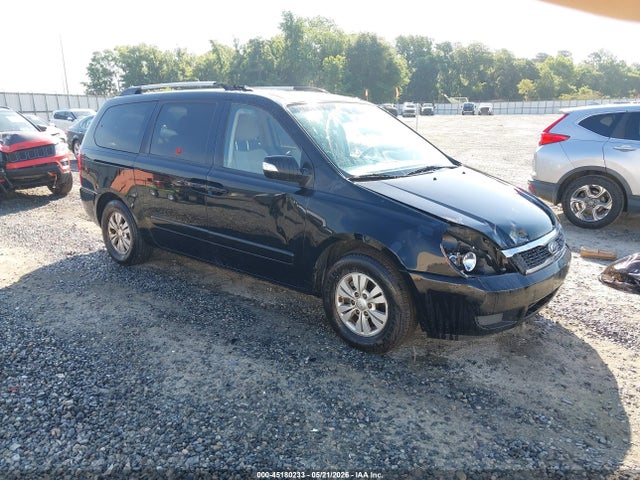 Salvage Kia Sedona Image