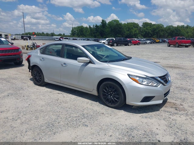 Salvage Nissan Altima Image