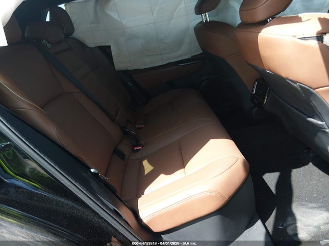 Toyota Crown Signia Xle