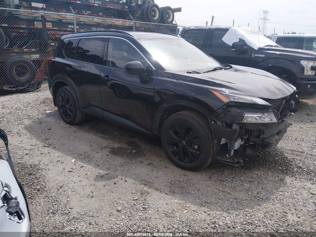 Salvage Nissan Rogue Image