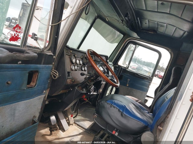 Peterbilt 377