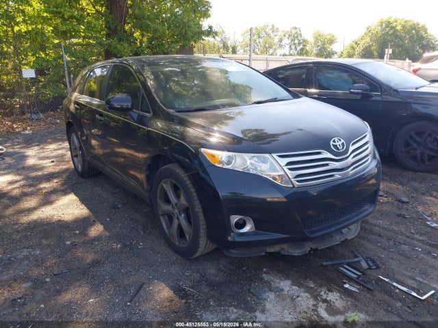 Salvage Toyota Venza Image