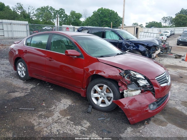 Salvage Nissan Altima Image