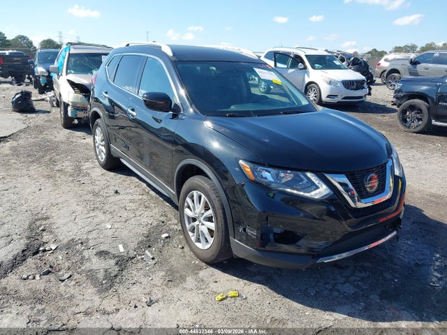 Salvage Nissan Rogue Image