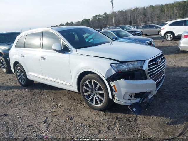 Salvage Audi Q7 Image