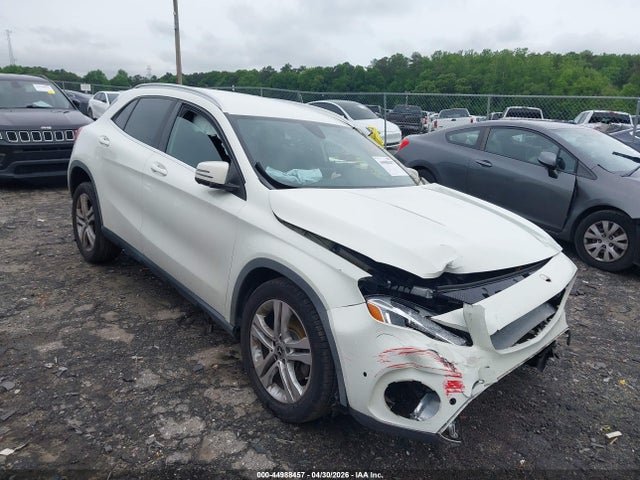 Salvage Mercedes-Benz GLA Image