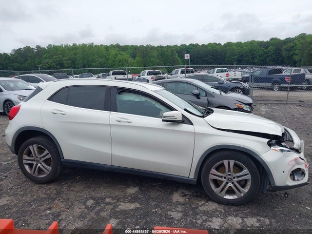 Mercedes-Benz GLA 4matic