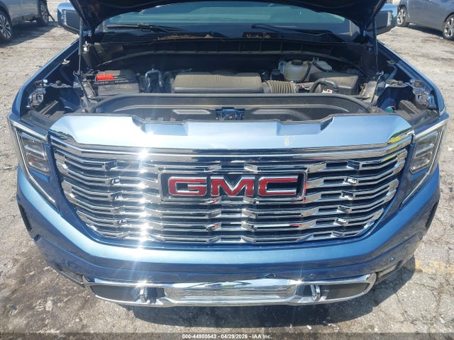 GMC Sierra 1500 4wd  Short Box Denali