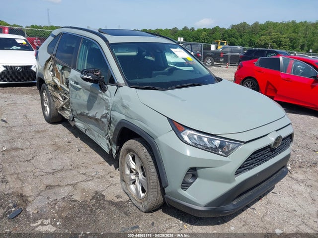 Salvage Toyota RAV4 Image