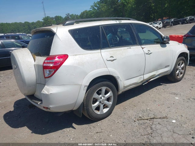 Toyota RAV4 Limited V6