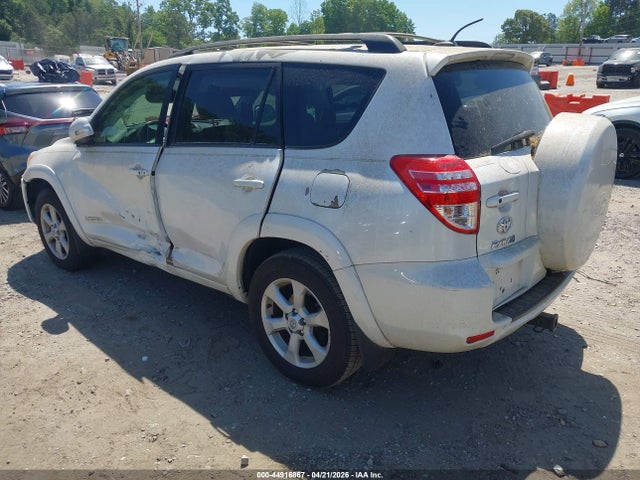 Toyota RAV4 Limited V6