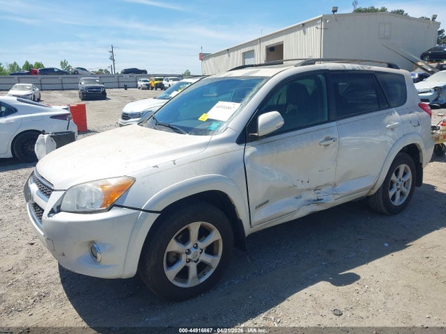 Toyota RAV4 Limited V6