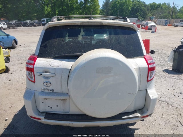 Toyota RAV4 Limited V6