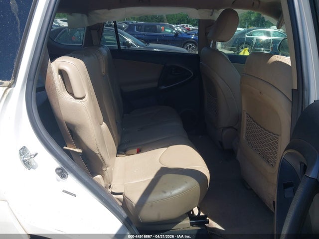 Toyota RAV4 Limited V6