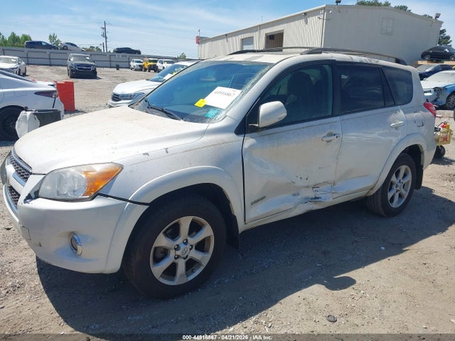 Toyota RAV4 Limited V6