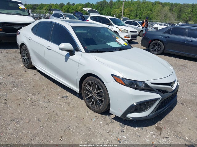 Salvage Toyota Camry Image