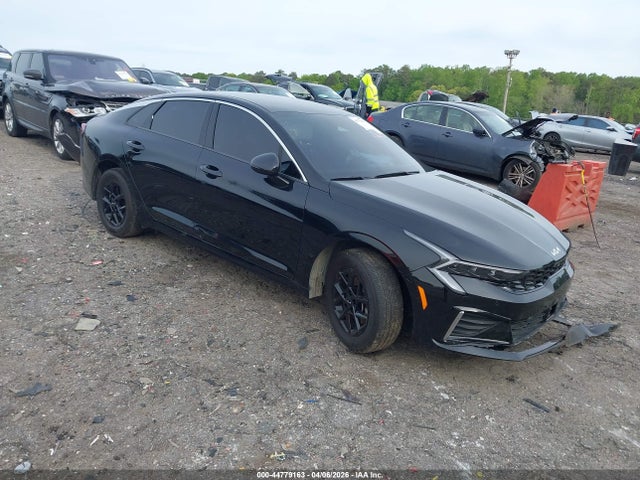 Salvage Kia K5 Image