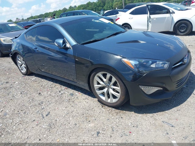 Salvage Hyundai Genesis Image