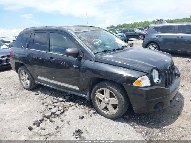 Salvage Jeep Compass Image