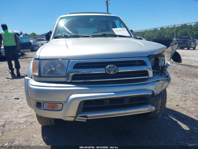 Toyota 4Runner Limited V6