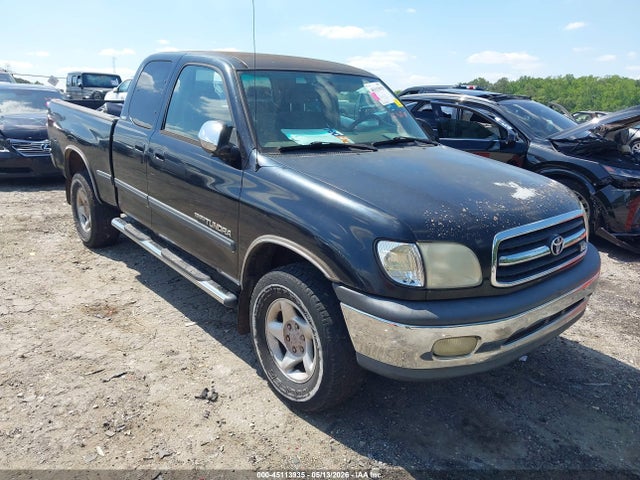 Salvage Toyota Tundra Image