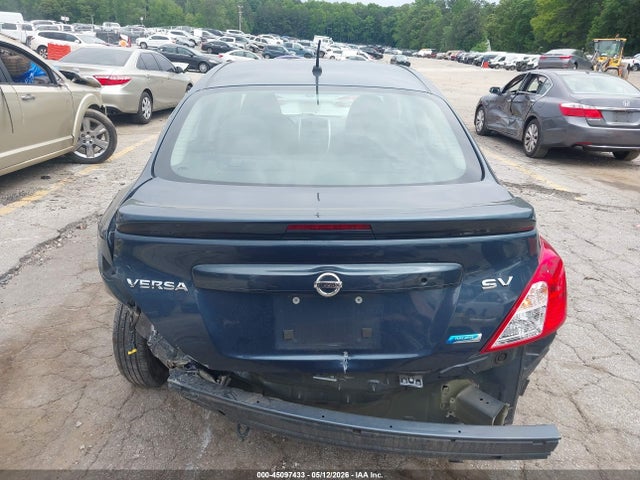 Nissan Versa